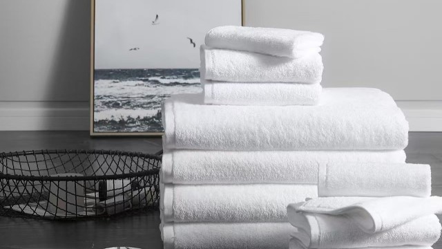 Hotel Towel Selection Criteria and Premium Options Explained