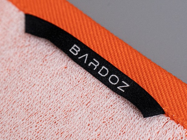 High-quality 100% cotton yarn dyed and embossed beach sports towel custom logo super soft cotton gym face towel