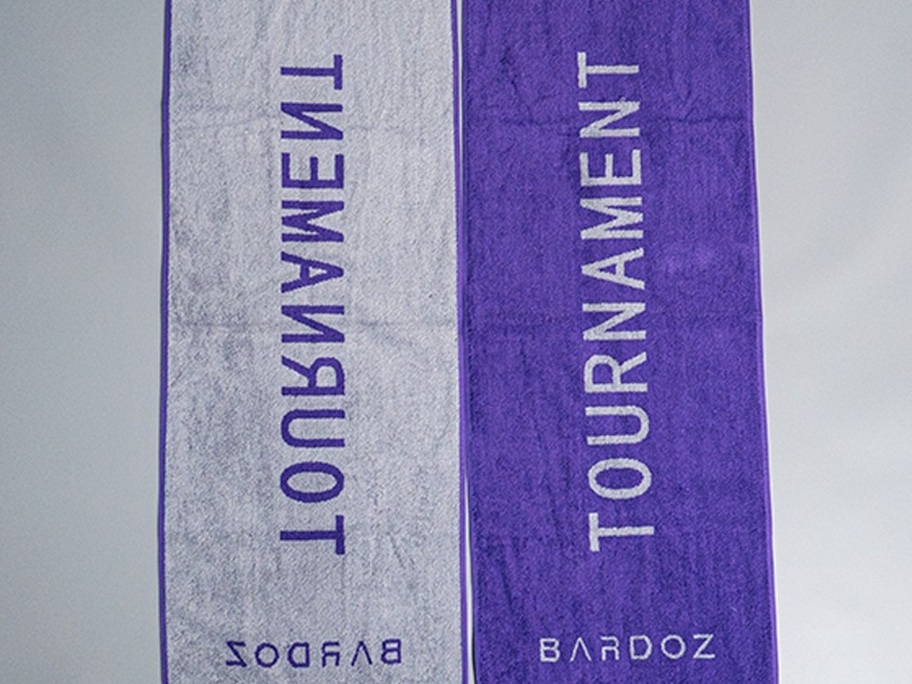 Yarn-dyed jacquard sports towel