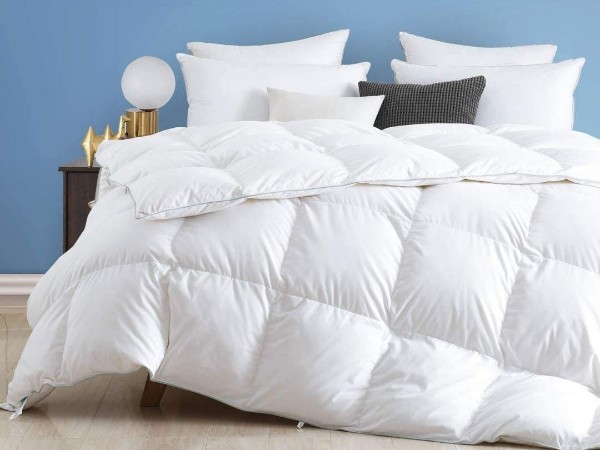 All-season down quilt cores